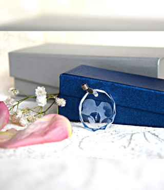 Кристален медальон