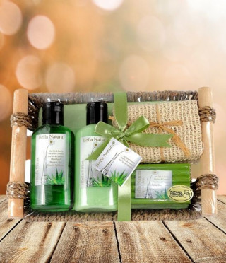 Luxury ladies set with aloe Vera and chamomile