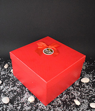 Правоъгълна червена кутия