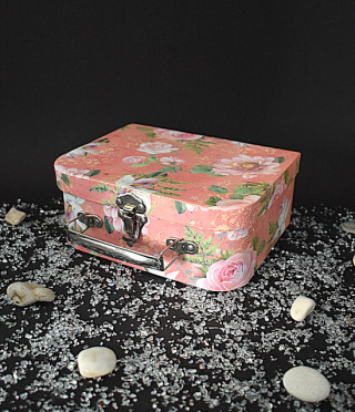 Кутия куфарче на цветя оранж