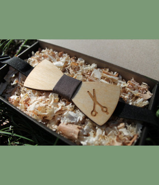 Папийонка за фризьор с ножица