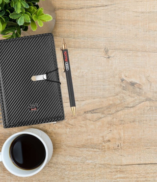 Подаръчен сет от тефтер и химикал на SILVER FLAME с лого на AUDI