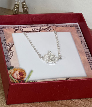 Сребърно колие Коронка