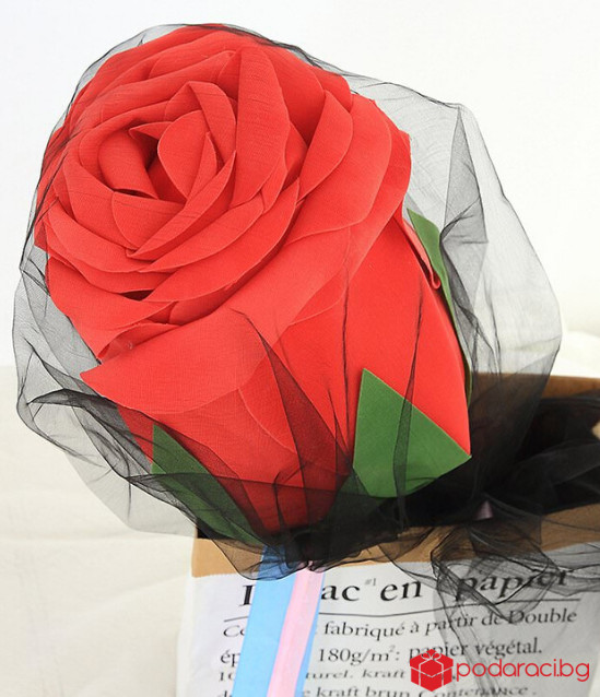 Гигантска декоративна роза