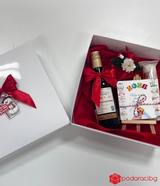 Коледен подаръчен комплект с настолен календар