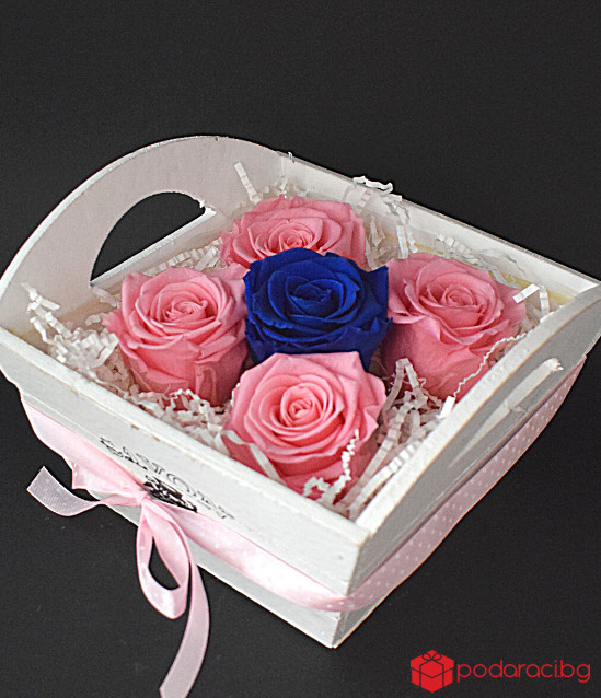 Кашпа с вечни рози Приказка