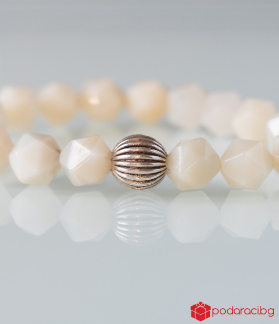 Дамска гривна Интуиция - лунен камък