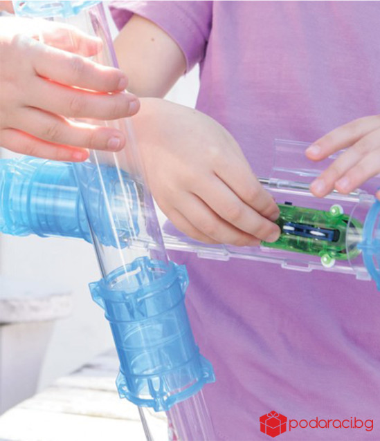 Високоскоростни светещи колички и писта от тръби