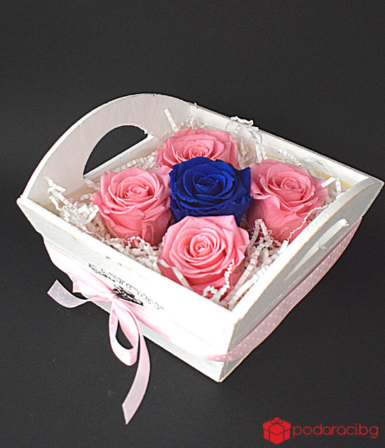 Кашпа с вечни рози Приказка