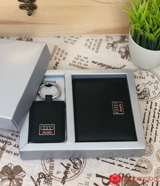 Сет от ключодържател и калъф за документи с лого Audi