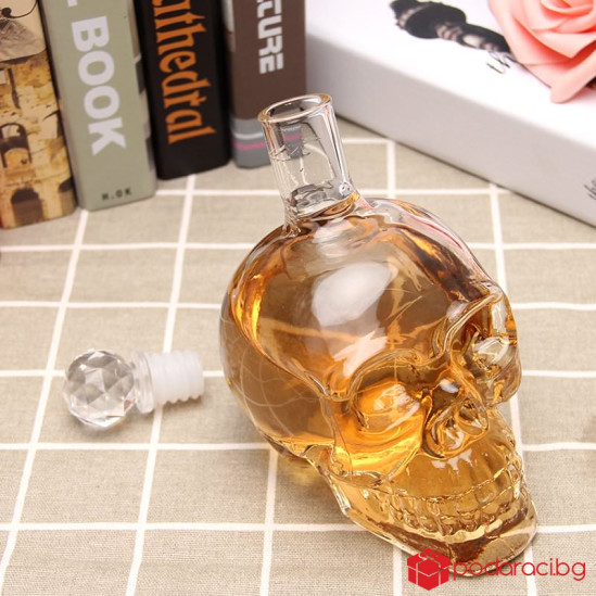 Стъклена бутилка ЧЕРЕП