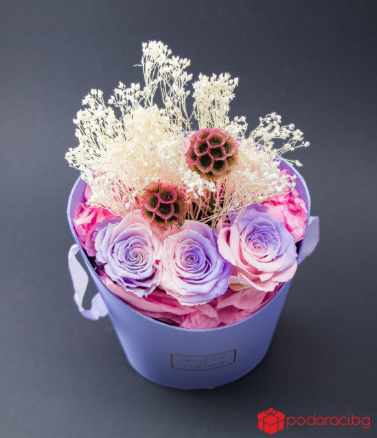 Аранжировка с рози в розово и лилаво