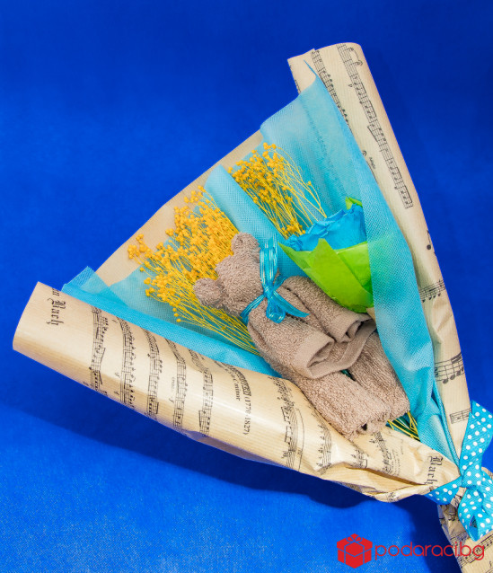 Букет с мече за изписване на момченце