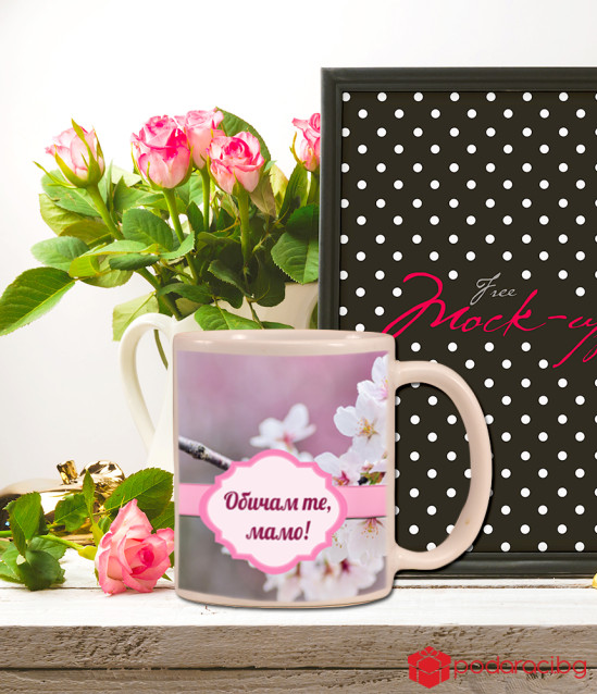 A glass of happy March 8 for Mom