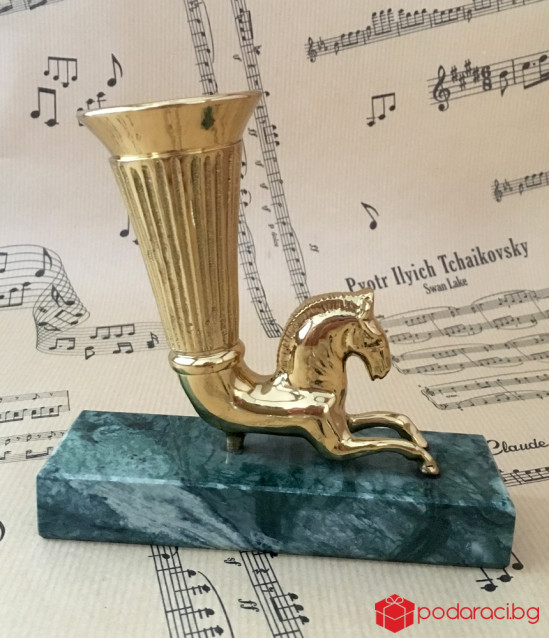 Бронзова статуетка Ритон, малък