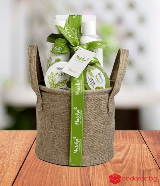 Козметичен комплект със зелен чай матча в конопена кошничка