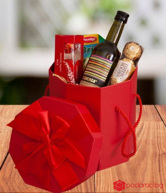 Коледна подаръчна кутия с вино