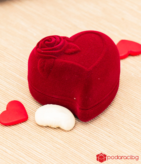 Кутийка с бобче Честит 8 март