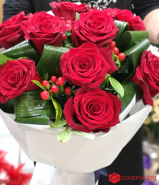 Букет с 9 червени рози