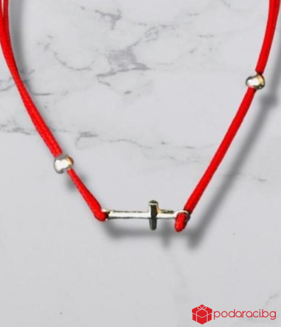 Гривна със сребърно кръстче