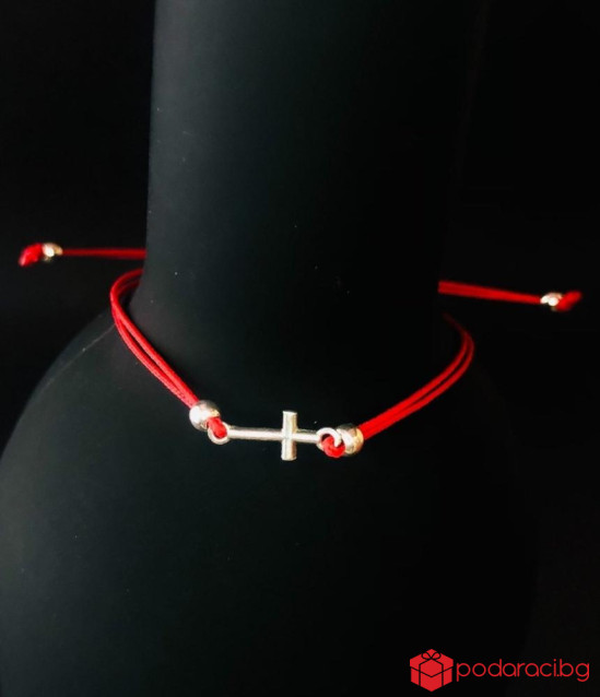 Гривна със сребърно кръстче