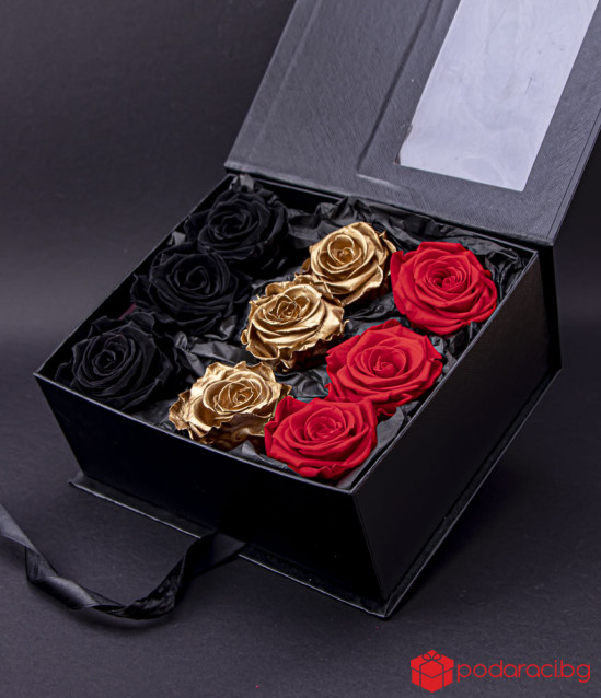Вечни рози Love forever Gold в черна кутия
