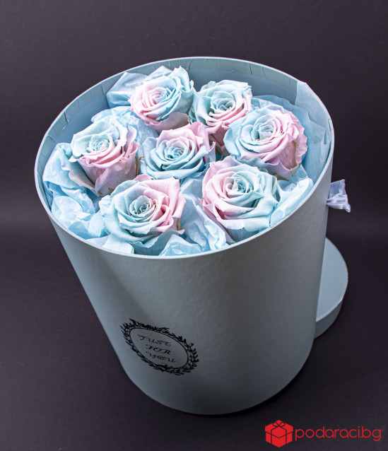 Just for you вечни рози в синьо и розово