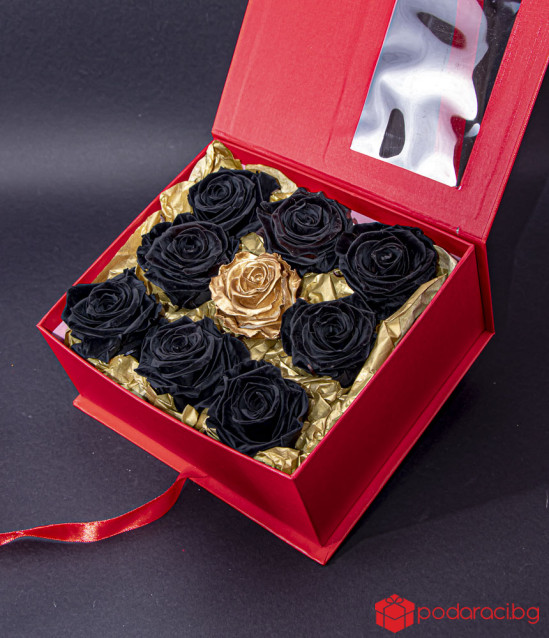 Вечни рози Love forever златно