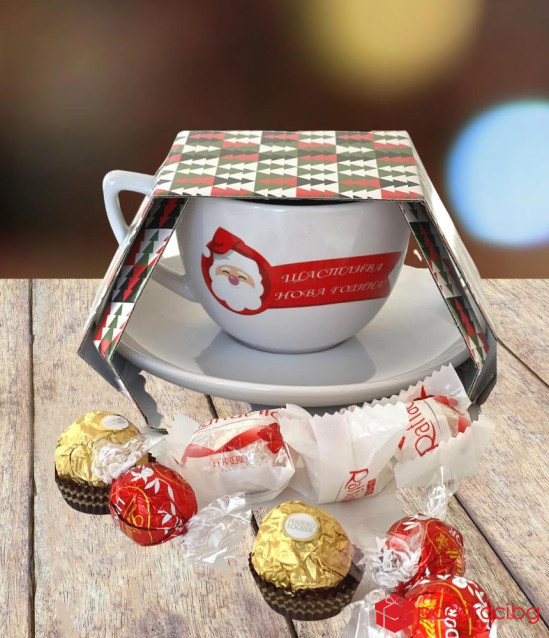 Коледна чаша с бонбони