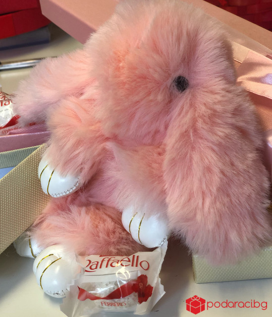 Розовият заек