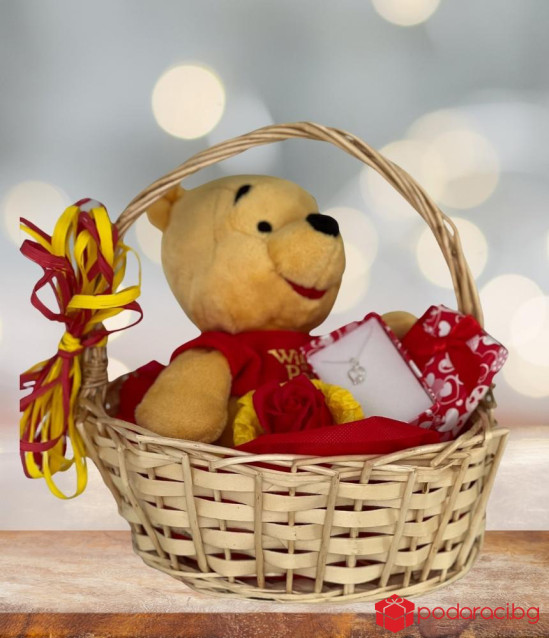 Подаръчна кошница Мечо Пух