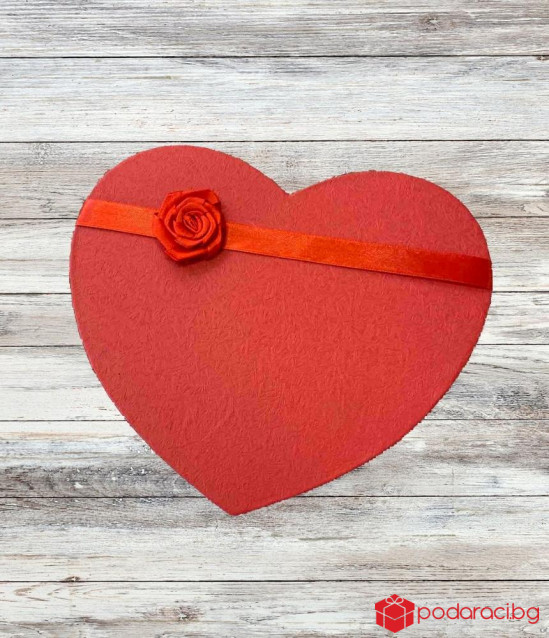 Кутия с вечни рози Еуфория