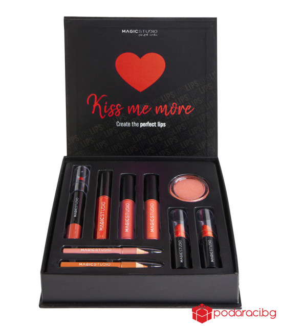 Magic Studio комплект гримове за устни в червен куфар Kiss Me More