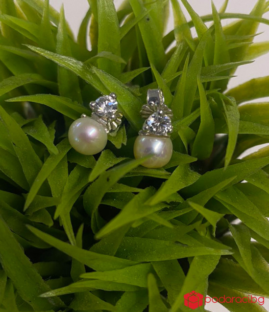 Сребърни обици с перла и цирконче