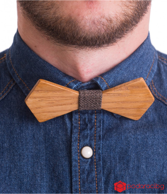 Bow tie of wood-brown