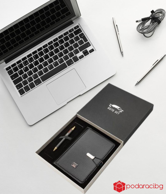 Подаръчен сет от тефтер и химикал на SILVER FLAME с лого на AUDI