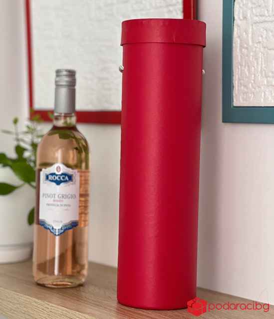 Вино за именик с персонализиран етикет