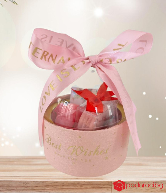 Подарък за момиче в кутия