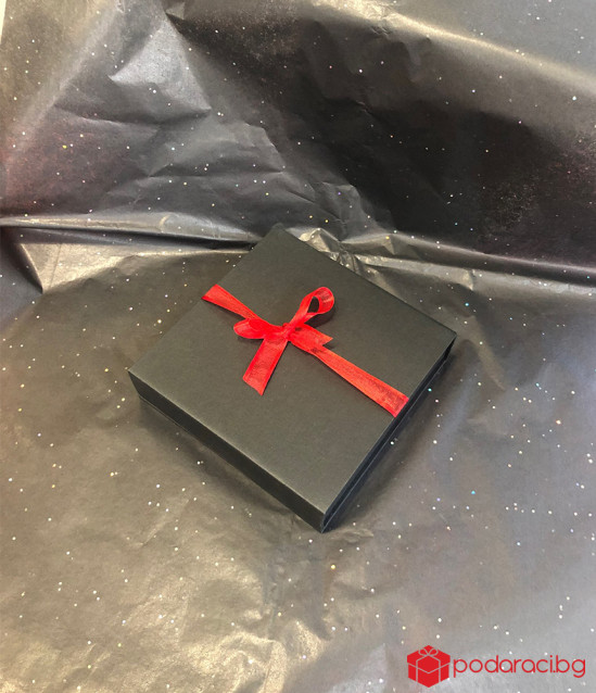 Golden Horseshoe in a wooden box