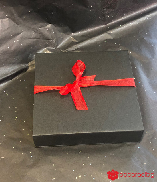 Golden Horseshoe in a wooden box