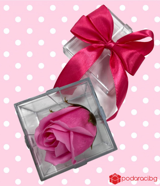 Сапунена роза в прозрачна кутийка