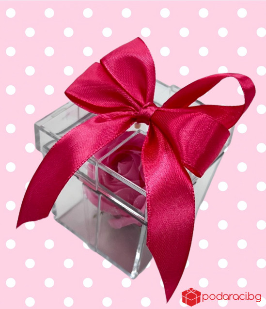 Сапунена роза в прозрачна кутийка