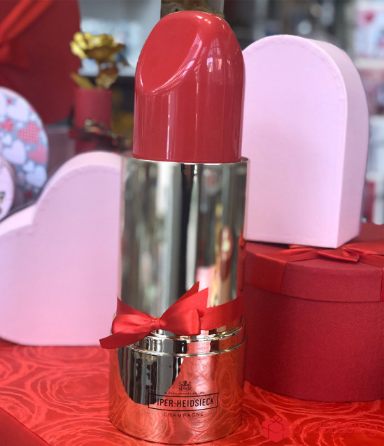 Шампанско в кутия червило
