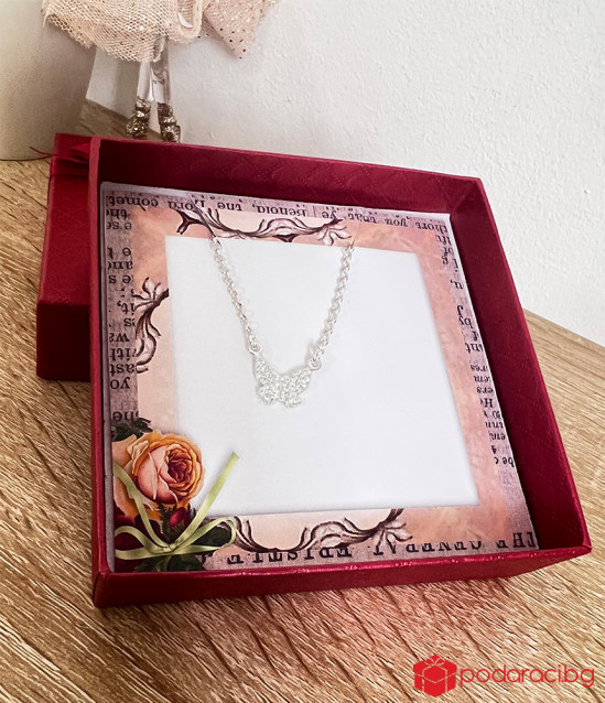 Сребърно колие пеперуда с камъчета