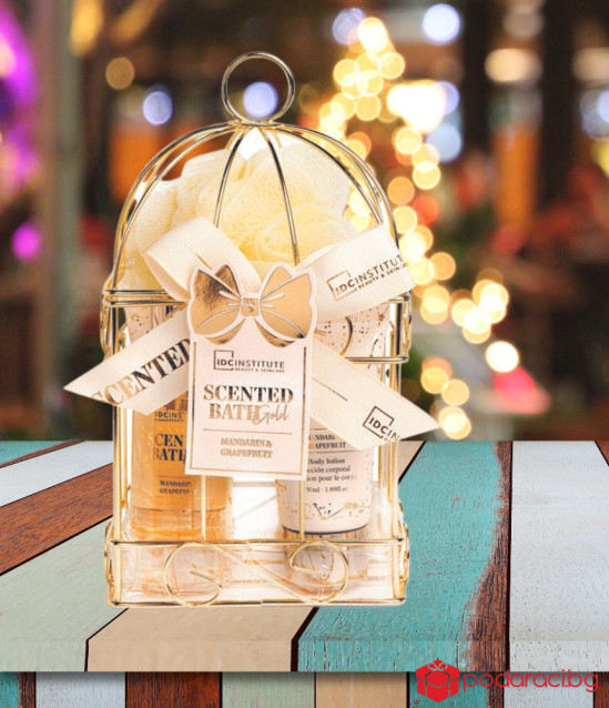 Cosmetic Gift set with metal stand