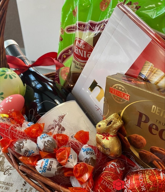 Великденска подаръчна кошница Ангели