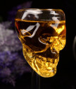 Стъклена чашa череп за вино