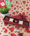 Пет ръчни любовни шоколадови бонбона в кутийка
