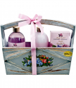 Gift set with Rose in a wooden basket