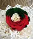 Вечна роза България във винтидж кашпа